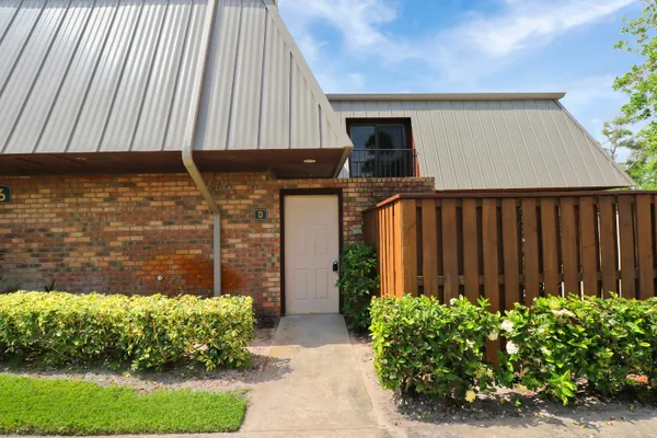 $3,000 | 1420 Ocean Way, Jupiter, FL 33477