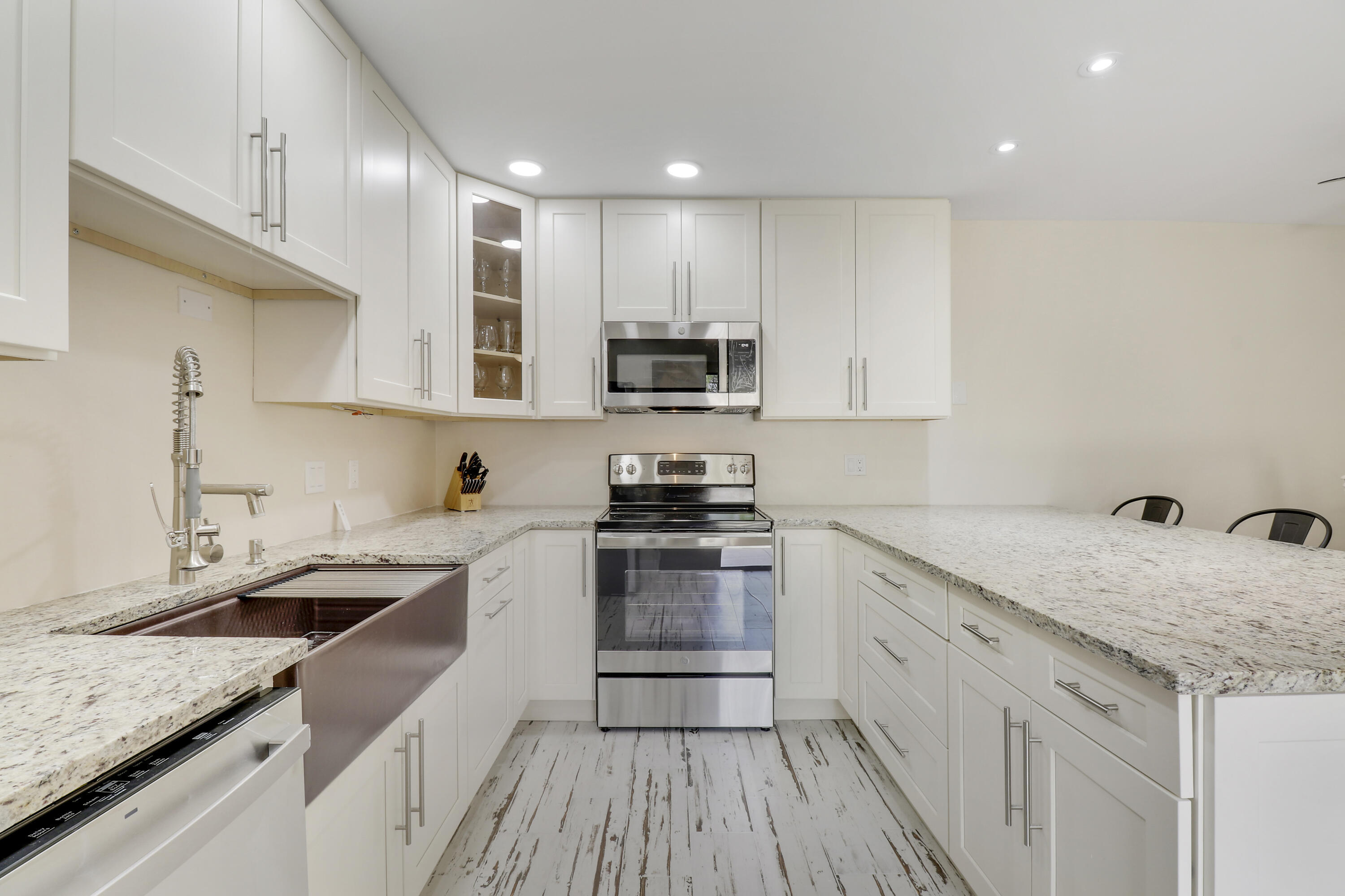 1420 Ocean Way Jupiter, FL 33477 - Photo 4 of 27 House6-9