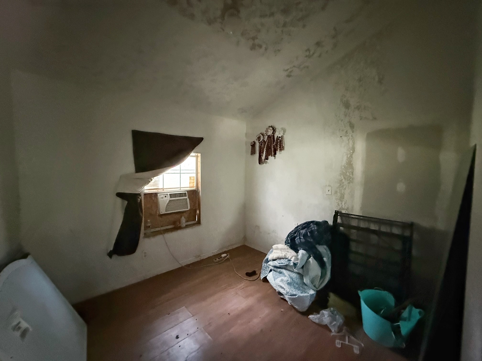1491 County Road 1464 Centerville, TX 75833 - Photo 15 of 19 a bedroom with a bed and a window