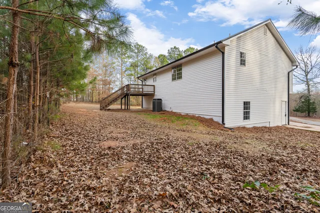 a view of a outdoor space