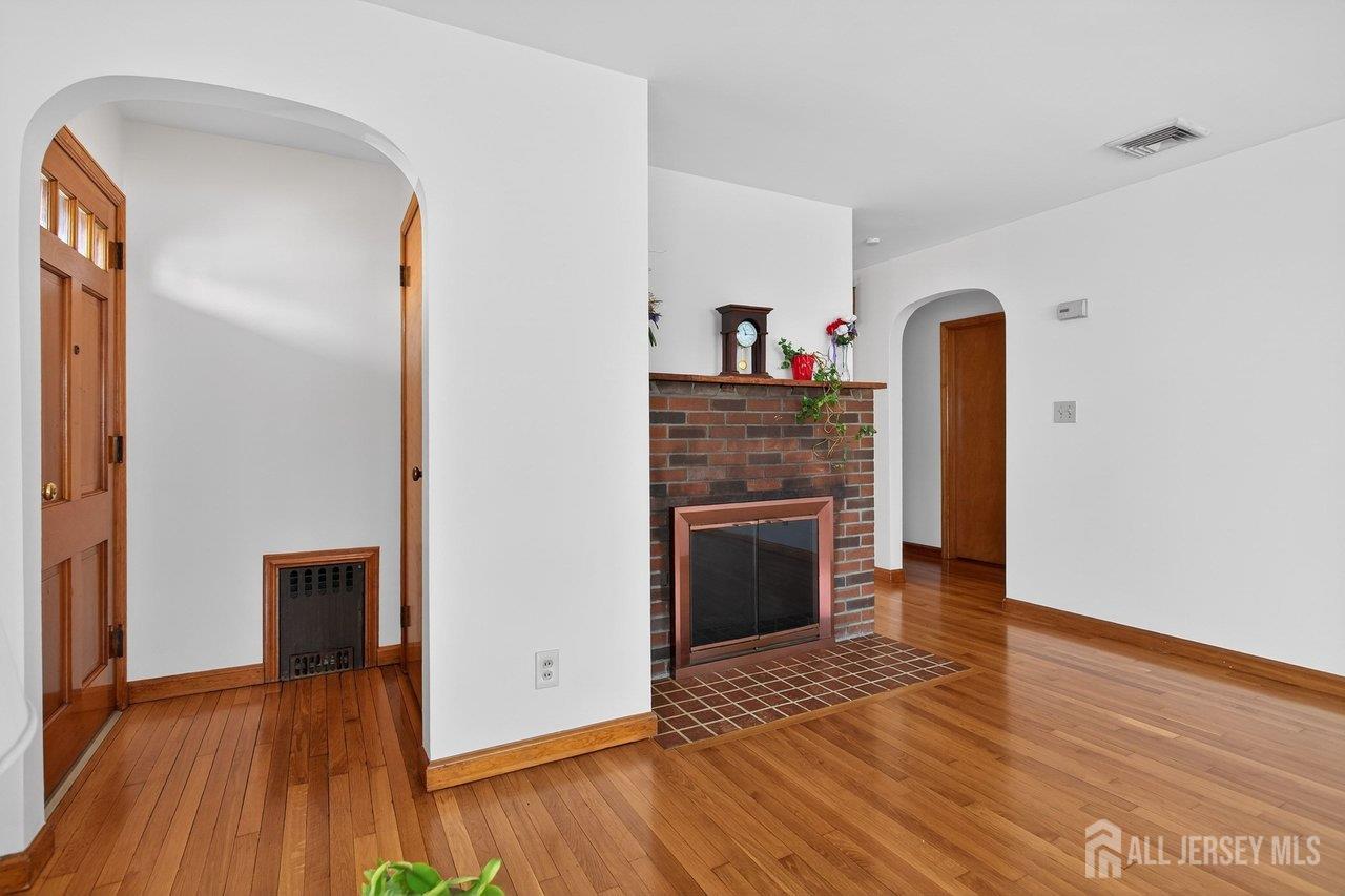 595 Jacques Street Perth Amboy, NJ 08861 - Photo 11 of 29