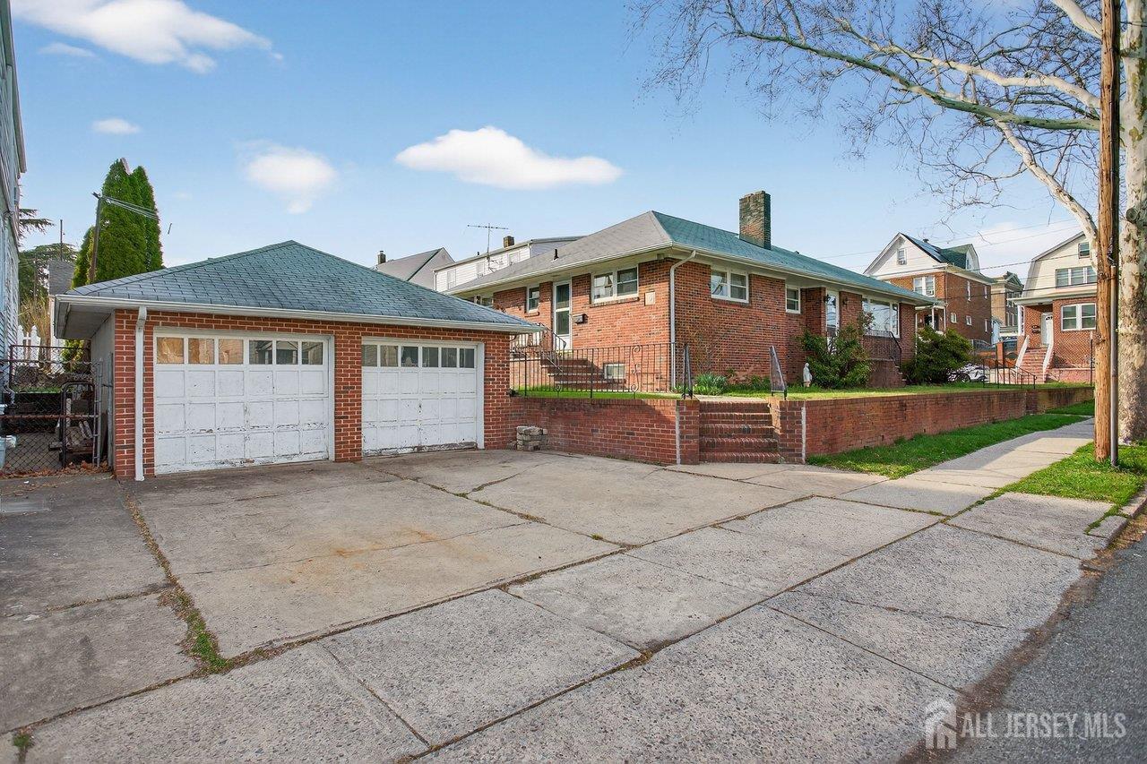 595 Jacques Street Perth Amboy, NJ 08861 - Photo 2 of 29