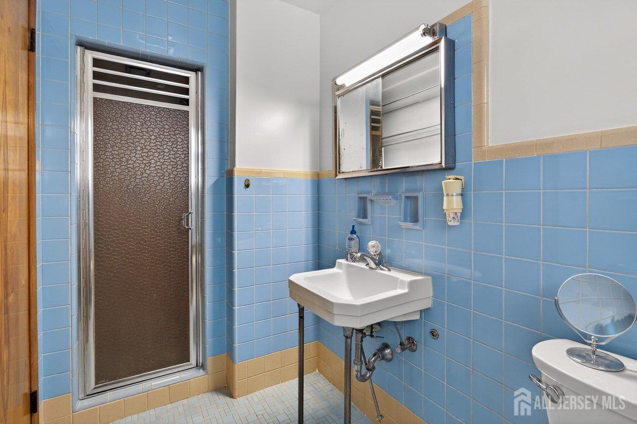 595 Jacques Street Perth Amboy, NJ 08861 - Photo 22 of 29