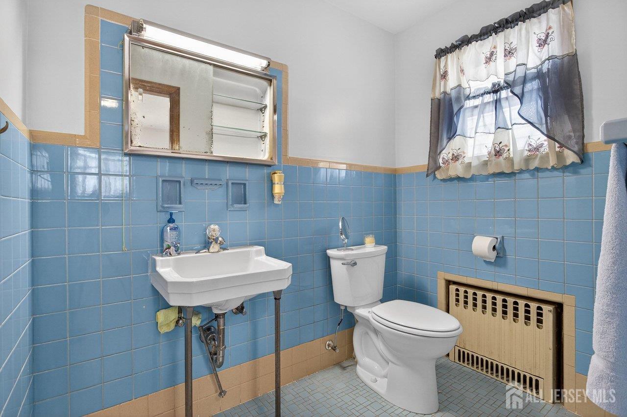595 Jacques Street Perth Amboy, NJ 08861 - Photo 23 of 29