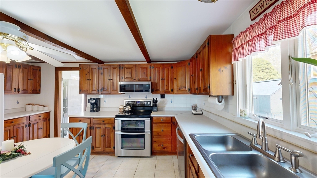 76 Cottage Road Newbury, MA 01951 - Photo 3 of 39 Gallery Image 3