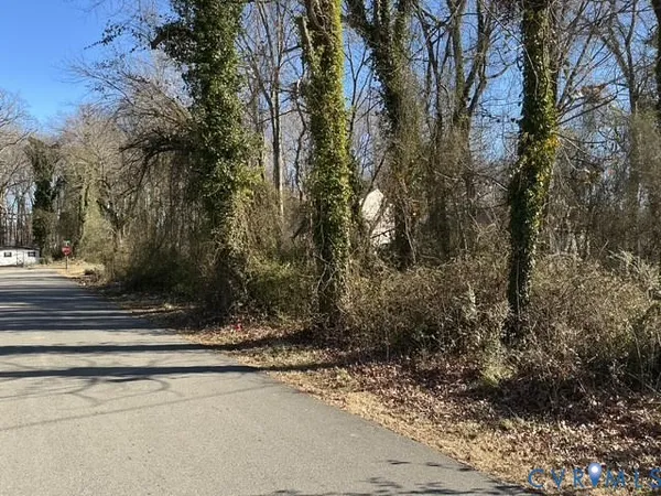 a view of backyard space