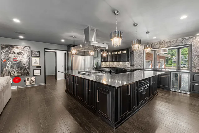 $1,025,000 | 1120 Lake Shore Drive, Beaver Dam, WI 53916