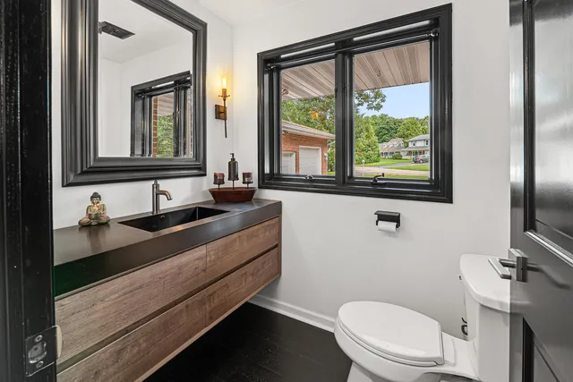 $1,025,000 | 1120 Lake Shore Drive, Beaver Dam, WI 53916