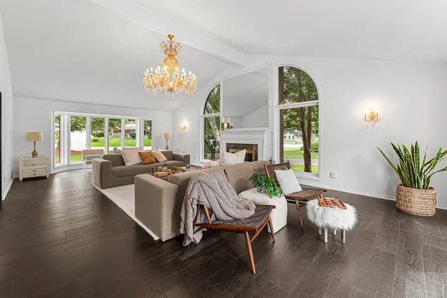 $1,025,000 | 1120 Lake Shore Drive, Beaver Dam, WI 53916