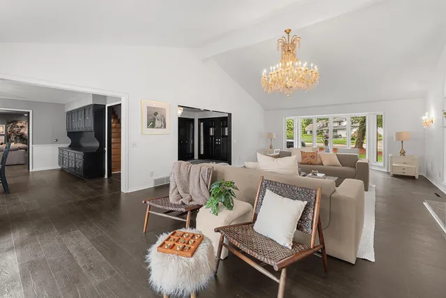 $1,025,000 | 1120 Lake Shore Drive, Beaver Dam, WI 53916