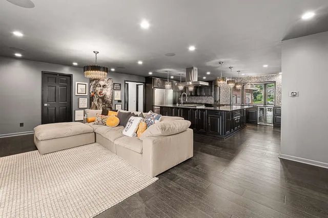 $1,025,000 | 1120 Lake Shore Drive, Beaver Dam, WI 53916