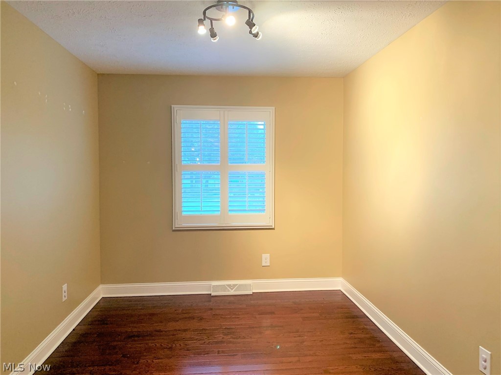 24810 Maple Ridge Road Westlake, OH 44145 - Photo 6 of 22 Gallery Image 6