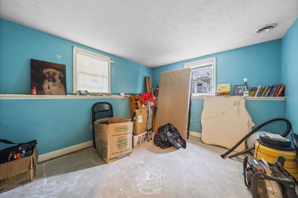 709 County Road Bourne, MA 02559 - Photo 25 of 37