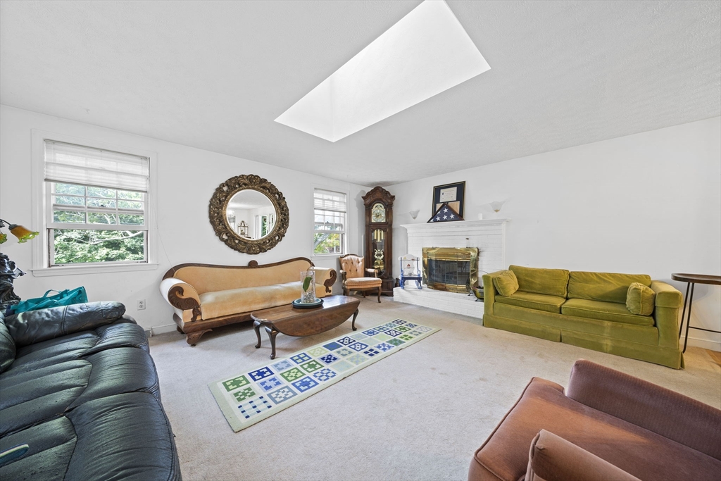 709 County Road Bourne, MA 02559 - Photo 7 of 37