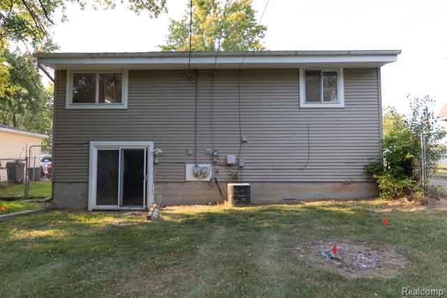 1160 Miller Road Lake Orion, MI 48362 - Photo 2 of 27