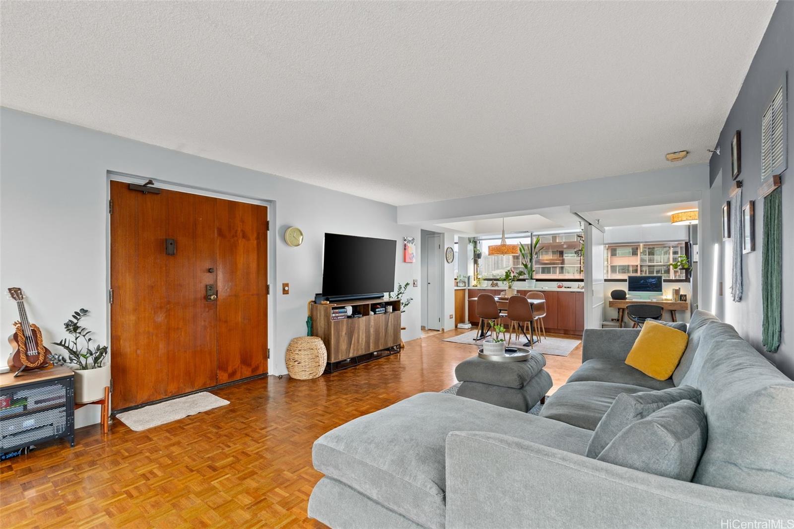 1114 Punahou Street, Unit 4B Honolulu, HI 96826 - Photo 2 of 20