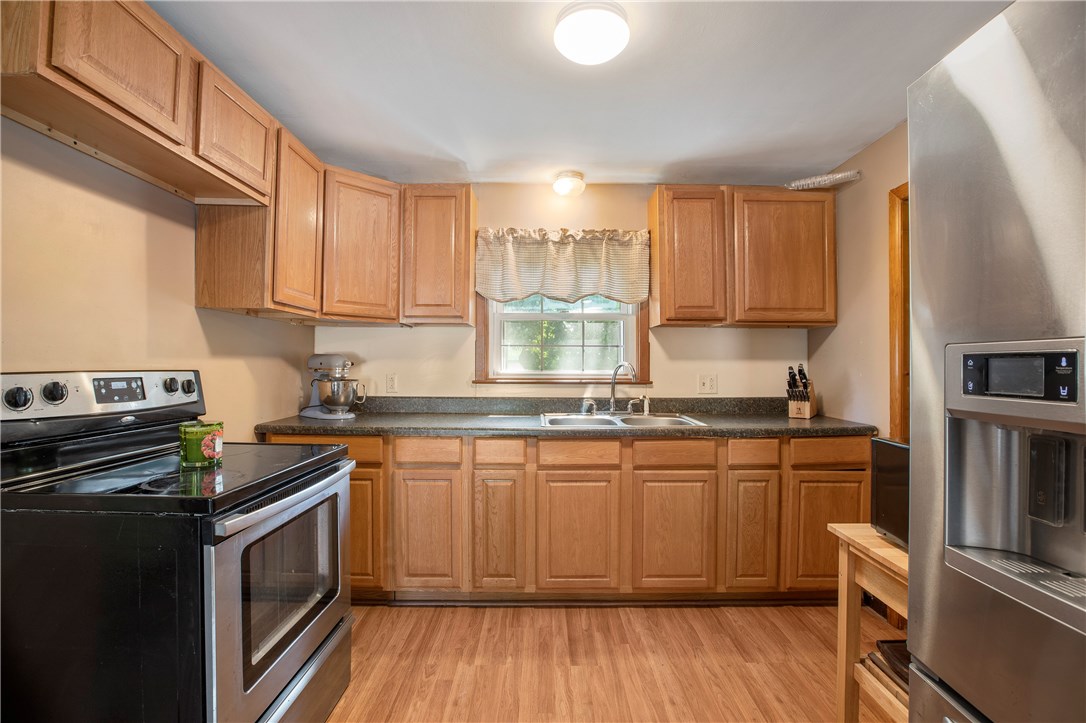 3936 Mendon Road Cumberland, RI 02864 - Photo 4 of 20