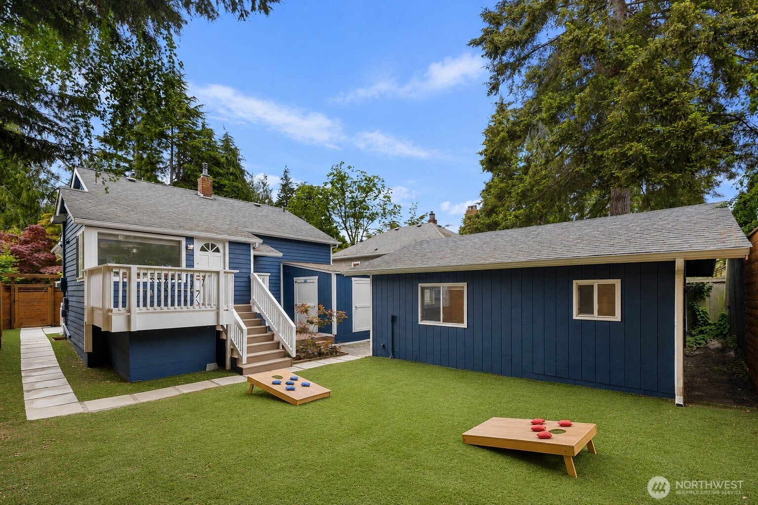 8604 29th Avenue Northwest Seattle, WA 98117 - Photo 3 of 40