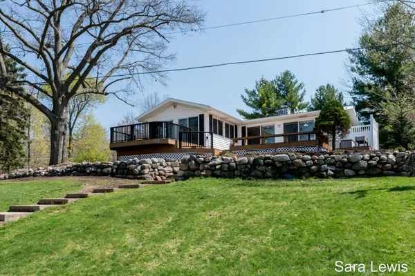 $924,900 | 15710 Rich Lane, Hickory Corners, MI 49060