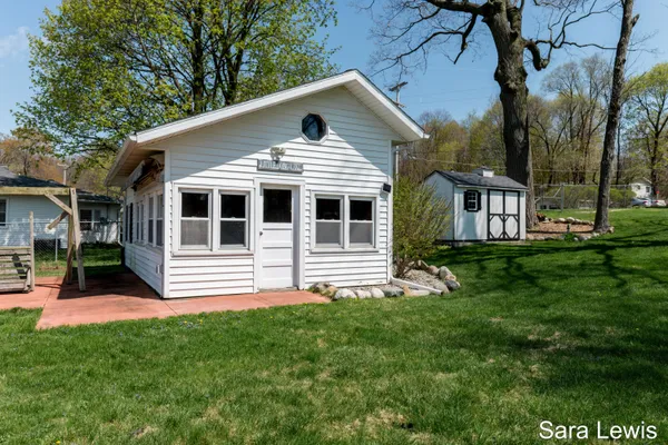 $924,900 | 15710 Rich Lane, Hickory Corners, MI 49060
