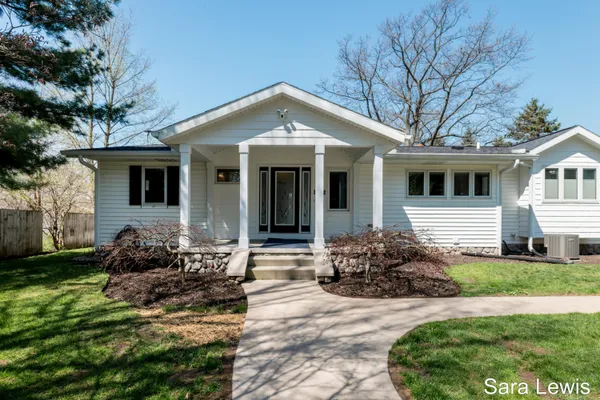 $924,900 | 15710 Rich Lane, Hickory Corners, MI 49060