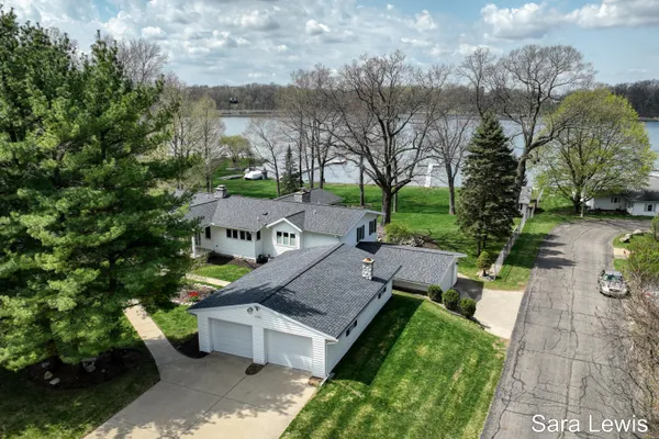 $924,900 | 15710 Rich Lane, Hickory Corners, MI 49060