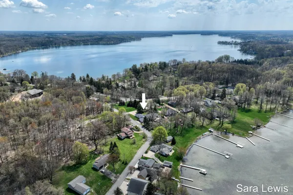 $924,900 | 15710 Rich Lane, Hickory Corners, MI 49060