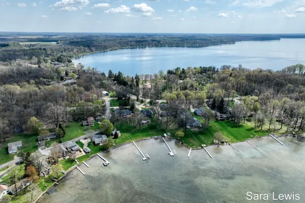 $924,900 | 15710 Rich Lane, Hickory Corners, MI 49060