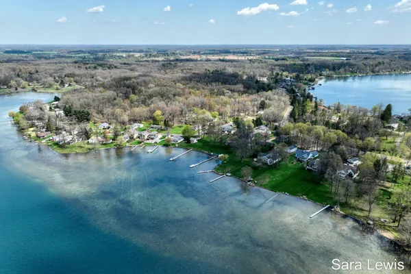 $924,900 | 15710 Rich Lane, Hickory Corners, MI 49060