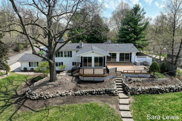 $924,900 | 15710 Rich Lane, Hickory Corners, MI 49060