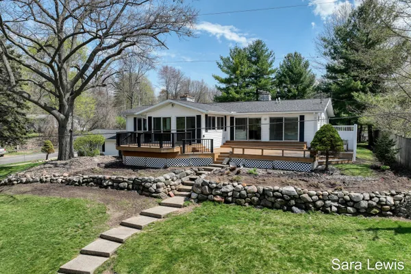 $924,900 | 15710 Rich Lane, Hickory Corners, MI 49060