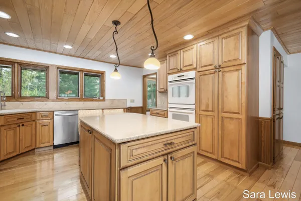$924,900 | 15710 Rich Lane, Hickory Corners, MI 49060
