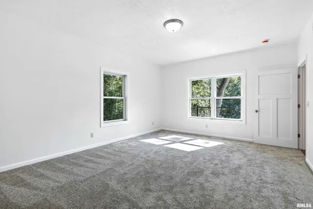 $590,000 | 3303 Valley Drive, Geneseo, IL 61254