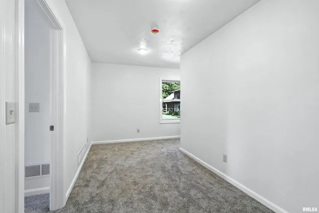 $590,000 | 3303 Valley Drive, Geneseo, IL 61254