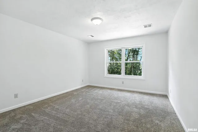 $590,000 | 3303 Valley Drive, Geneseo, IL 61254