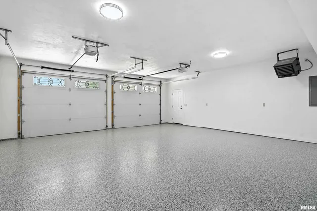 $590,000 | 3303 Valley Drive, Geneseo, IL 61254