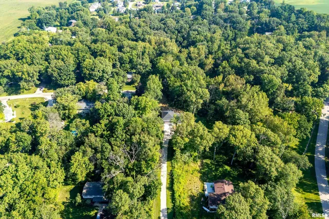 $590,000 | 3303 Valley Drive, Geneseo, IL 61254