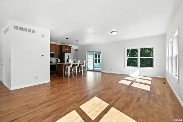 $590,000 | 3303 Valley Drive, Geneseo, IL 61254