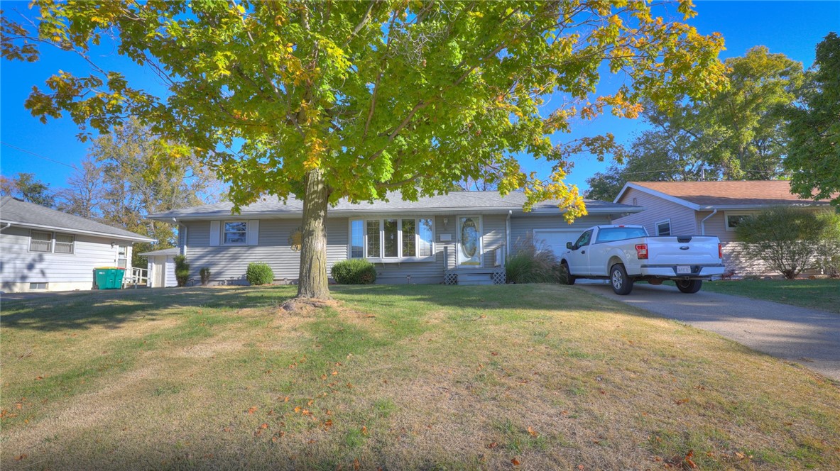 30 Sandcreek Drive Decatur, IL 62521 - Photo 3 of 35