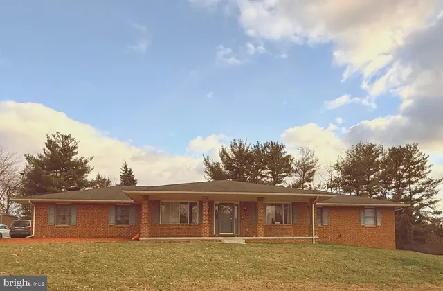 $449,000 | 1958 High Street, York, PA 17408