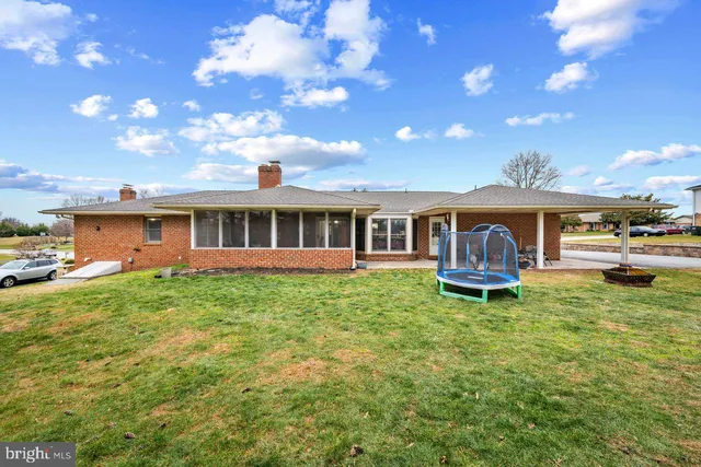 $449,000 | 1958 High Street, York, PA 17408