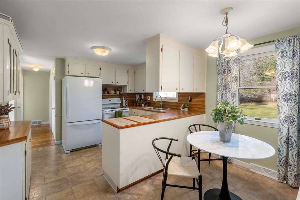 483 South Main Street Sharon, MA 02067 - Photo 10 of 36