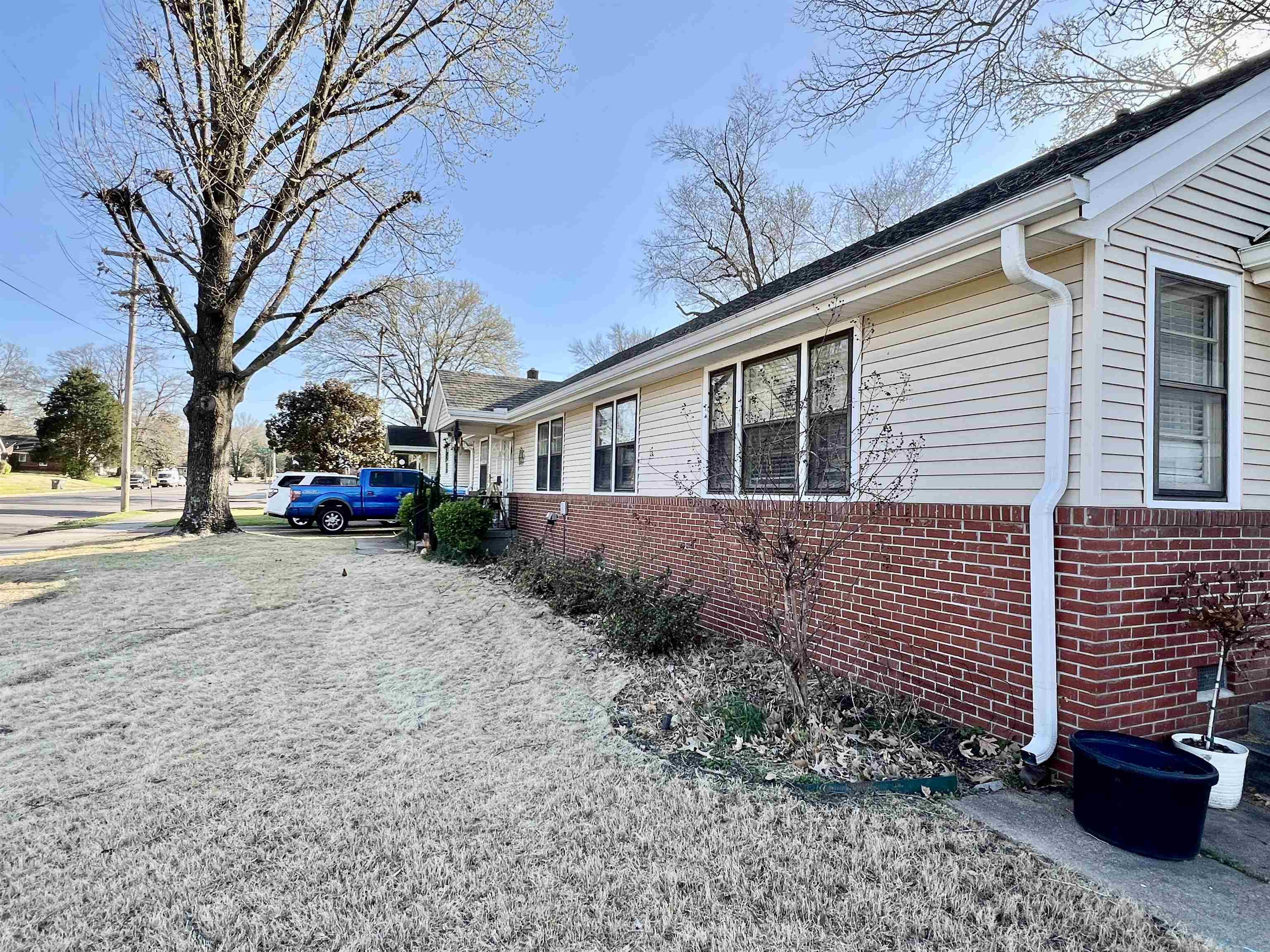 505 High Point Terrace Memphis, TN 38122 - Photo 16 of 29 View of home's exterior with brick siding