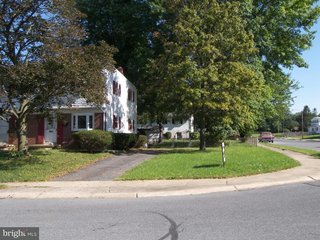 549 West Marion Street Lititz, PA 17543 - Photo 2 of 4