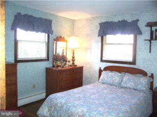 1624 Sherwood Road Reading, PA 19610 - Photo 3 of 6