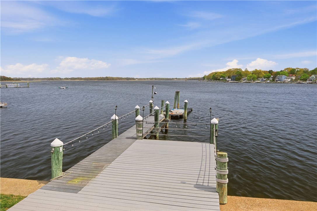 507 County Road Barrington, RI 02806 - Photo 7 of 45