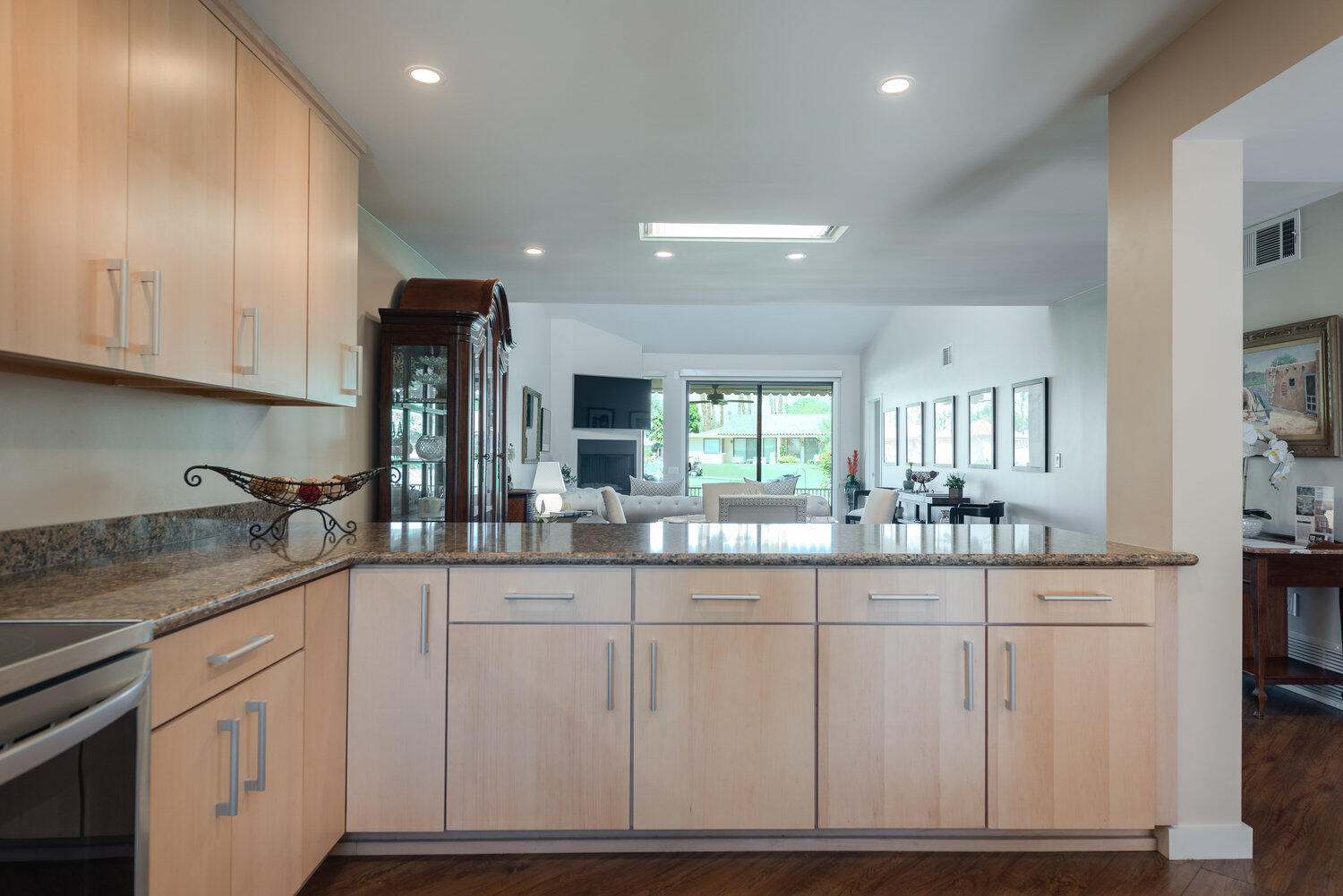 84 La Ronda Drive Rancho Mirage, CA 92270 - Photo 11 of 45 010_010_250604_84_la_ronda_rm_final_82