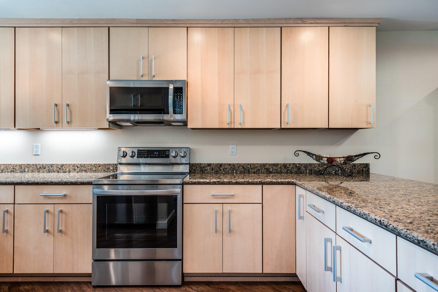 84 La Ronda Drive Rancho Mirage, CA 92270 - Photo 12 of 45 011_011_250604_84_la_ronda_rm_final_373