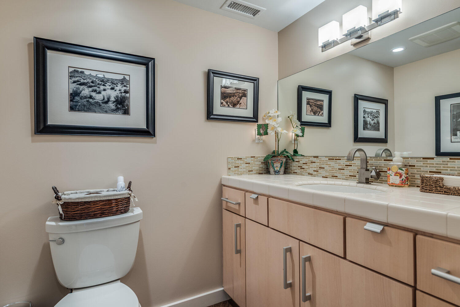 84 La Ronda Drive Rancho Mirage, CA 92270 - Photo 25 of 45 026_026_250604_84_la_ronda_rm_final_484