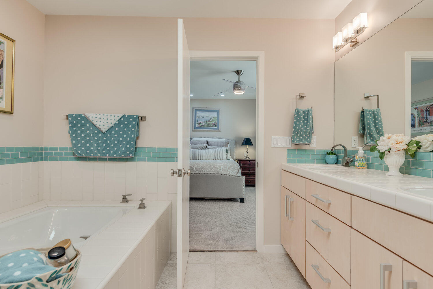 84 La Ronda Drive Rancho Mirage, CA 92270 - Photo 30 of 45 032_032_250604_84_la_ronda_rm_final_552